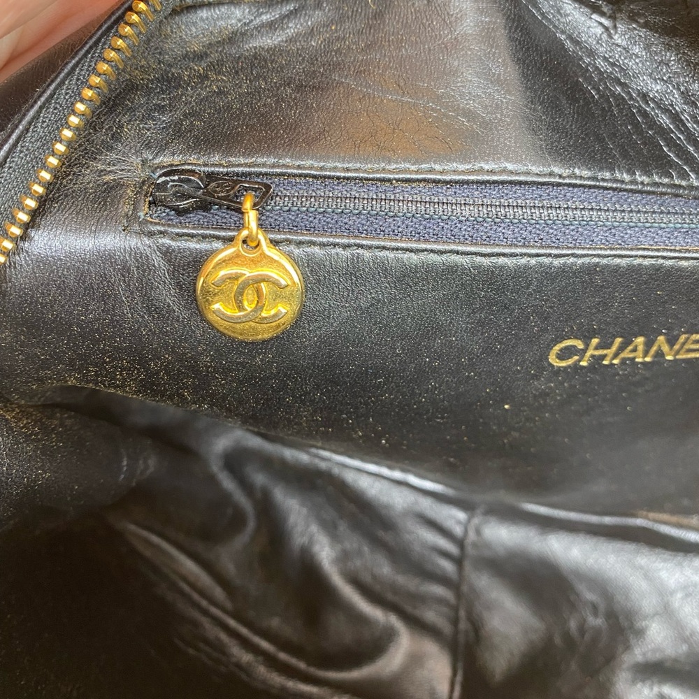 ๐ท๐ทCHANEL ๐ธ๐ธ Black Leather timeless Camera Bag GHW - Picture 14 of 17